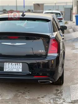 کرایسلەر 300